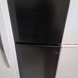 Danby-Woods Top Mount Frost Freezer