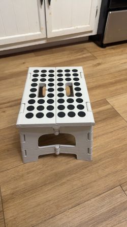 Kikkerland Rhino stool