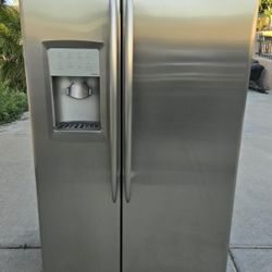 Refrigerator GE Stainless Steel Counter Depth 