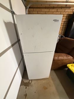 Premium Levella White Top-Freezer Refrigerator