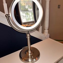 Beauty Magnified Vanity Mirror 