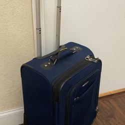 Luggage Suitcase Maleta Carry on- H22”, Deep~11”, W14”, light weight- 4wheels, great zippers. W.Boca