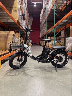 Folding electric bicycle with a range of more than 100 miles