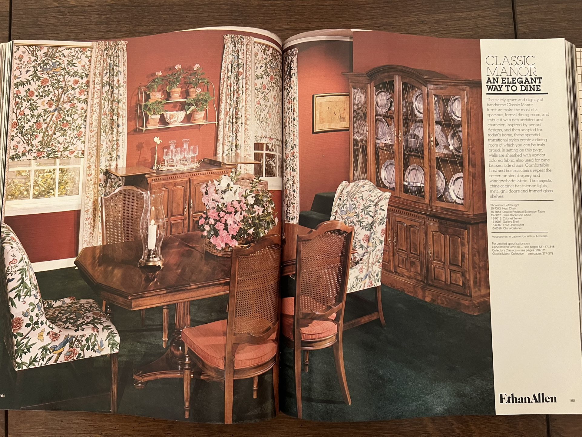 Beautiful Ethan Allen Classic Manor Dining Room Set