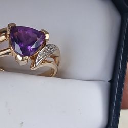 10kt Gold Amethyst  Diamond  Ladies  Ring