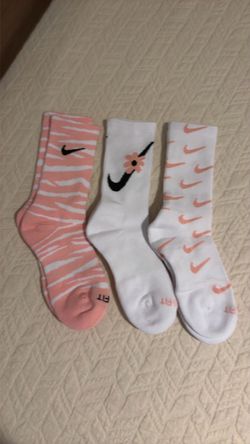 Nike Crew Socks 3-Pack Pink and White