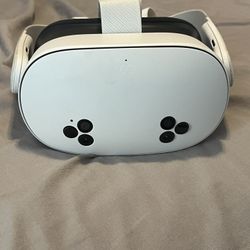 Meta Quest 2 -VR Headset And Controllers- white 