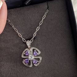 Brand New Rotative Necklace