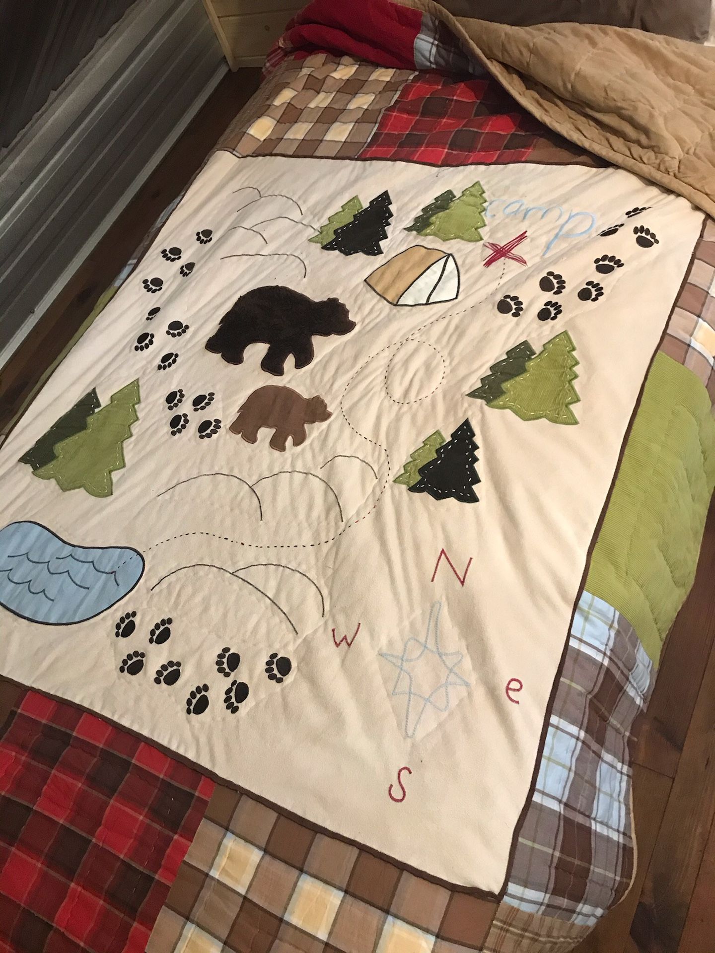 Twin comforter with sham