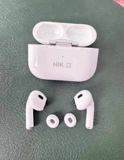 Apple AirPods Pro 2nd Generation USB-C – Original, Cleaned & Ready to Use