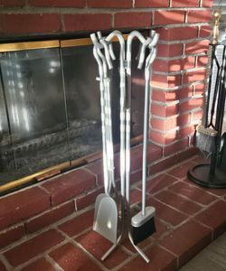 Fireplace tool set