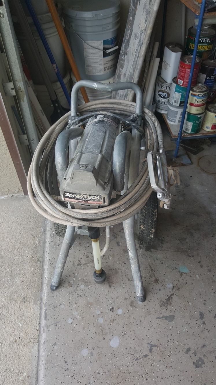 Spray paint machine