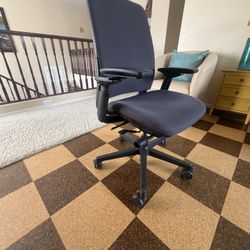 Steelcase Mia Office Chair Or Home Office In Excellent Condition 