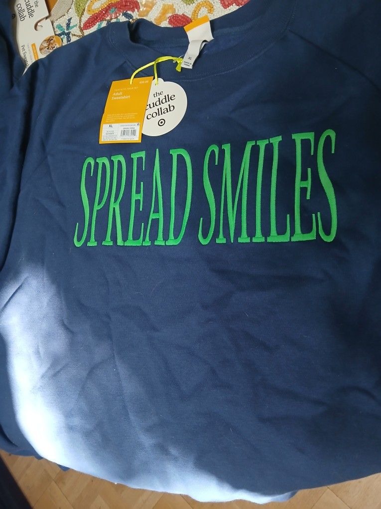 Sweatshirts (1 Ex-large, 1 Large, 1 Pet Ex-large, 1 Pet Medium)