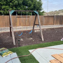 Free Swing Set