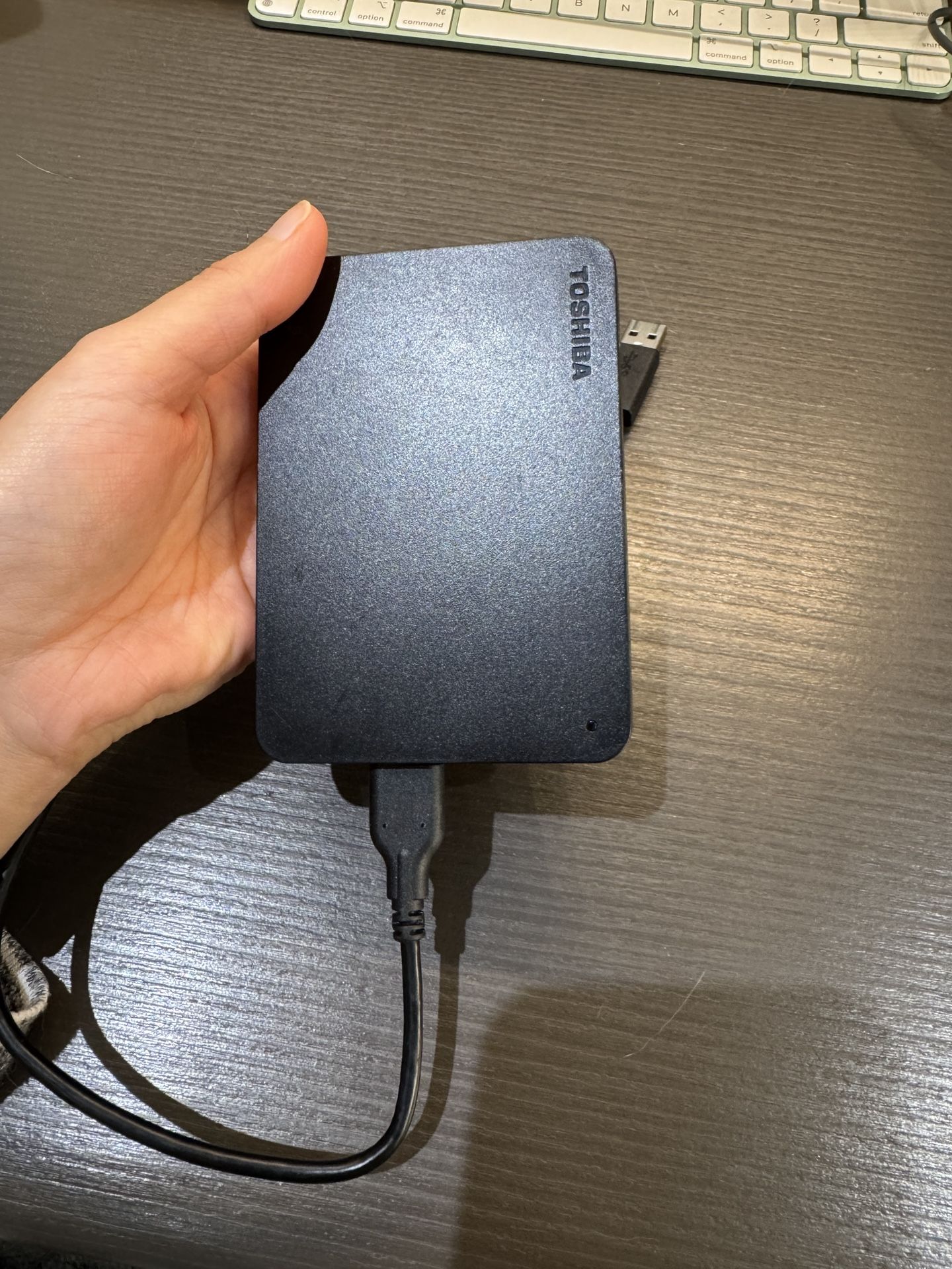 Toshiba 1TB Portable External Hard Drive USB 3.0, Black, used in Like New condition