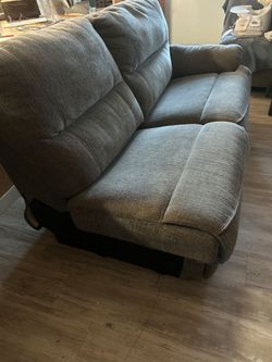Gray Twin Sleeper Sofa – Excellent Condition