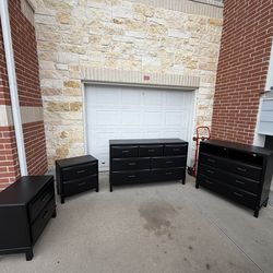Black dresser set
