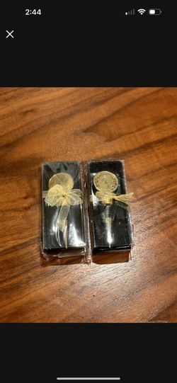 60 Gold Wedding Or Party Favors ( Gold Wine Bottle Stopper )