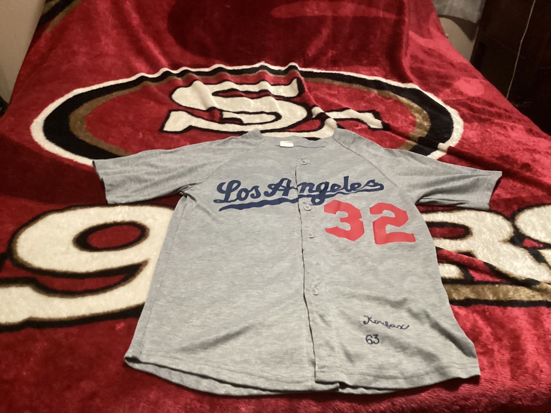 Dodgers Shirt Size Medium Adults