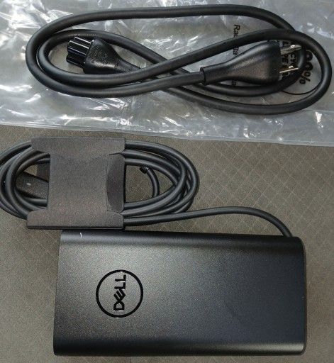 New Genuine Dell HA90PM211 90.0W AC Adapter 100-240V 1.5A 50-60Hz