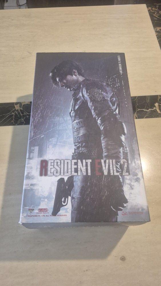 Resident Evil 2 Leon S. Kennedy 1/6 Action Figure
