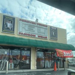 Tienda de ropa a la venta