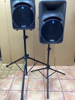 Mackie Powered PA Speakers with Stands – Pair