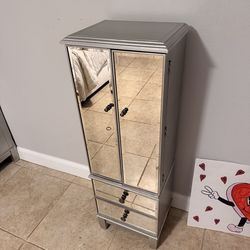 Pier One mirrored jewlery case