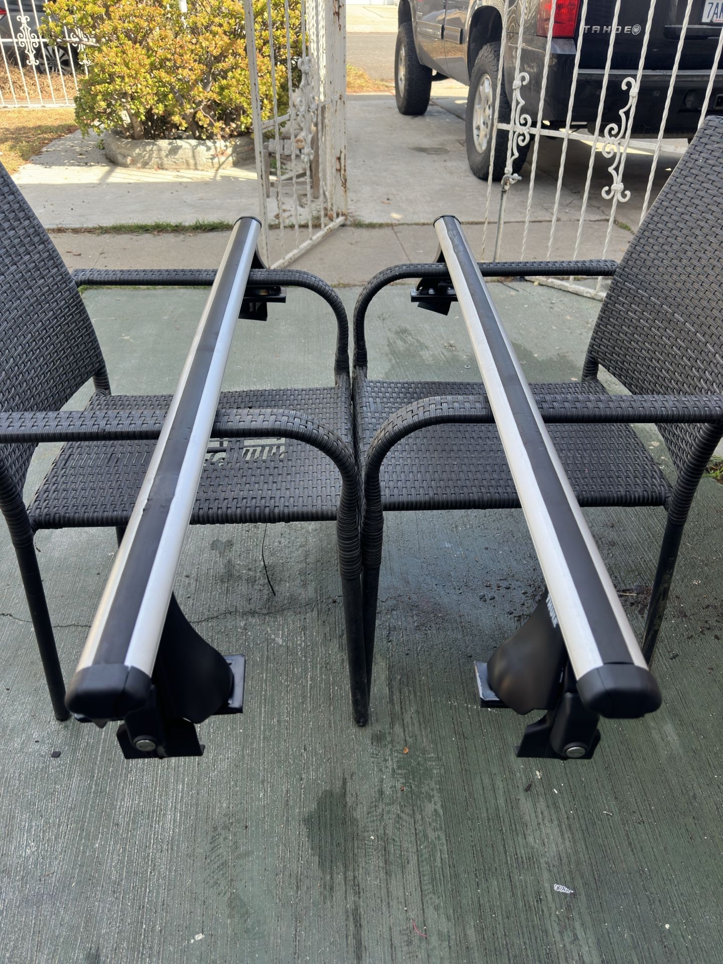 Thule Crossbars 48” L