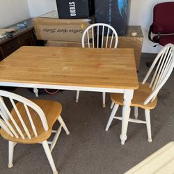 Table with 3 Chairs