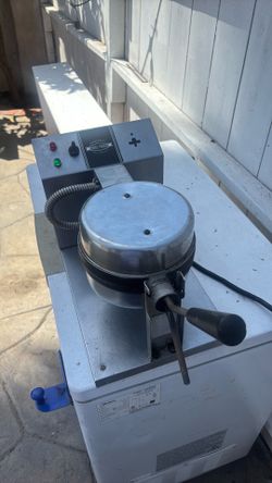 Industrial waffle maker