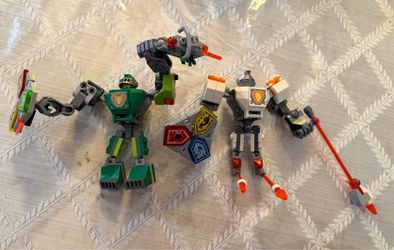 LEGO Nexo Knights 70364 Battle Suit Aaron + 70365 Axl Mech Lot 2 Shields Weapons