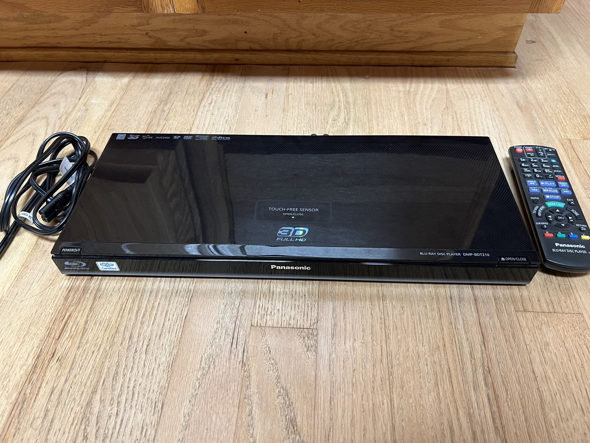 Panasonic 3D Full HD Blu-ray DVD Player with Wi-Fi Streaming and Remote
