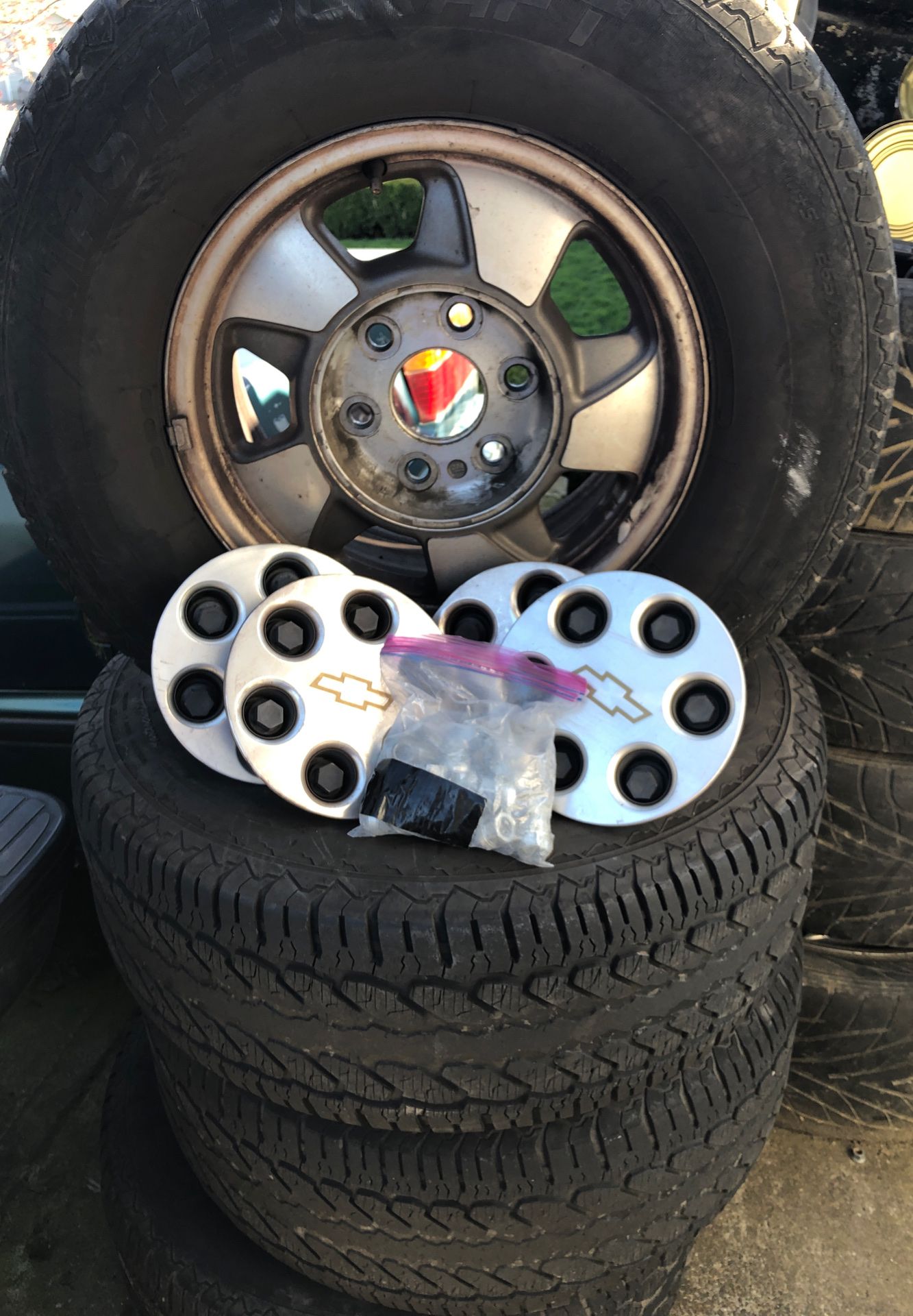 Rims and tires 265/70R16 six lugs.come off from Chevy 2000