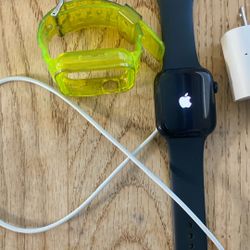 SE 2nd GENERATION 44mm Apple Watch 