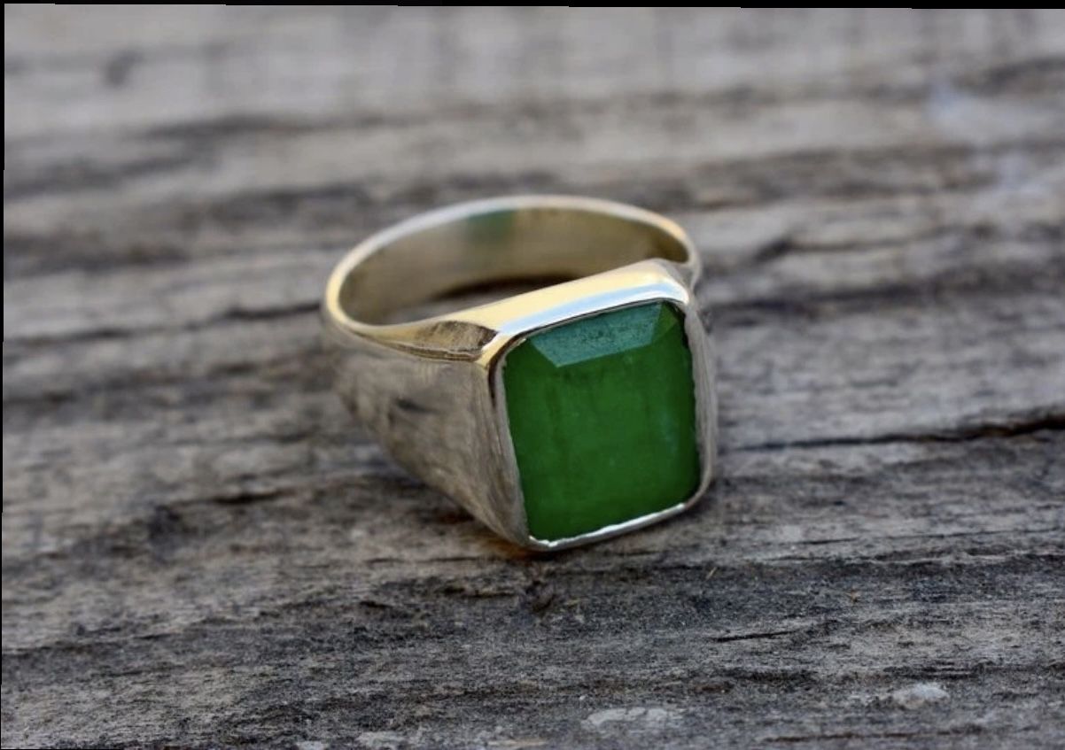 Natural High Quality Green Emerald Mens Ring 925 Sterling Silver Ring Handmade 11.5