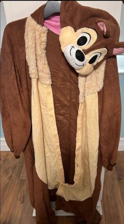 Brand new disney party costume/ Halloween costume. ( only used for 1 hour ).
