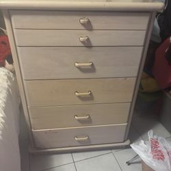5 Drawer Dresser 
