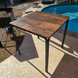 30h 29w Metal Table