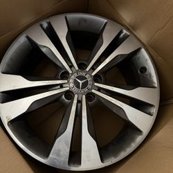 2018 Mercedes-Benz CLA 250