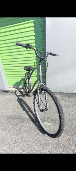 BIKE SALE!! 26" Beach Cruiser bicycle (by Hyper Bicycles) -- GRAY