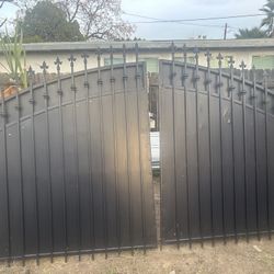 Iron Double Gate 
