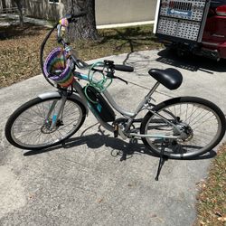 Huffy, Everett+, Electric Assist Women’s Bike 26V 