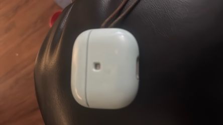 AirPods 3 with Wireless Charging Case