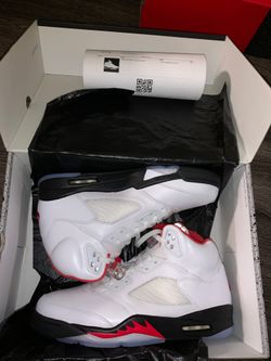 Jordan 5 Metallic tongue