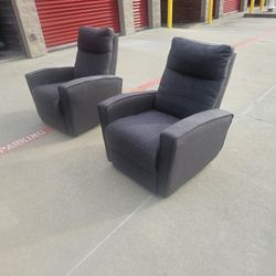 Grey matching recliners 