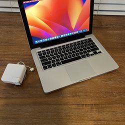 Apple MacBook Pro 13” 2011 i7/500GB/4GB + Charger