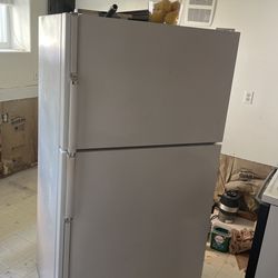 Fridge 50$ 
