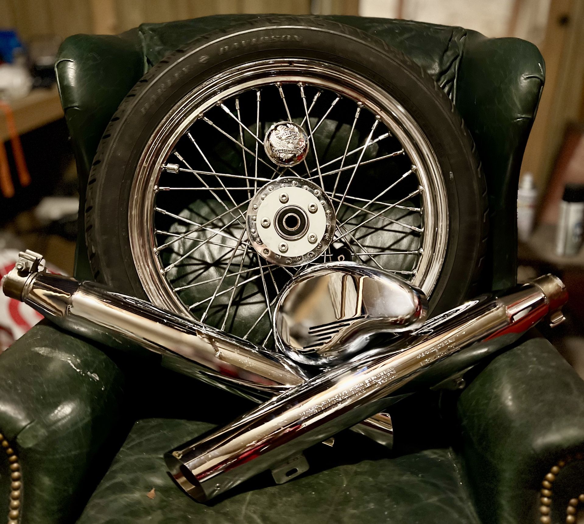VINTAGE HARLEY-DAVIDSON PARTS W/ MINI BEAST AIR HORN
